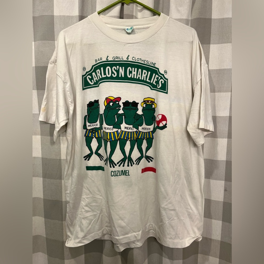 Carlos'n Charlie's White Graphic T-Shirt